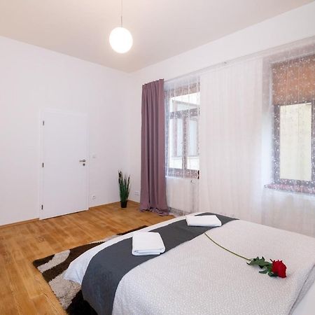 Luxury Apartment In The Center Of Prague Exterior photo