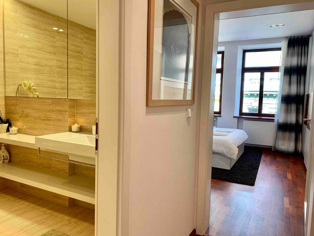 Luxury Apartment In The Center Of Prague Exterior photo